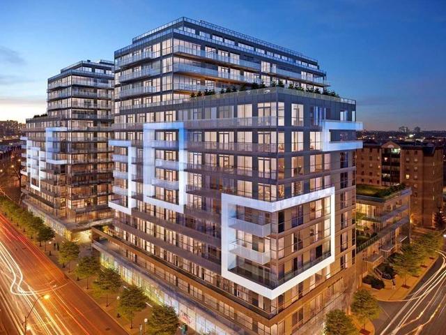 1127 - 1030 King St W