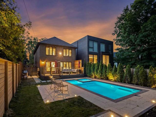 147 Hillhurst Blvd