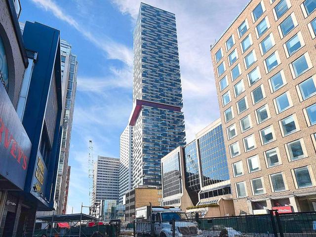 3209 - 8 Eglinton Ave E