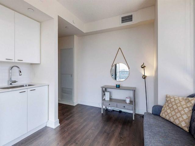 2502 - 30 Roehampton Ave