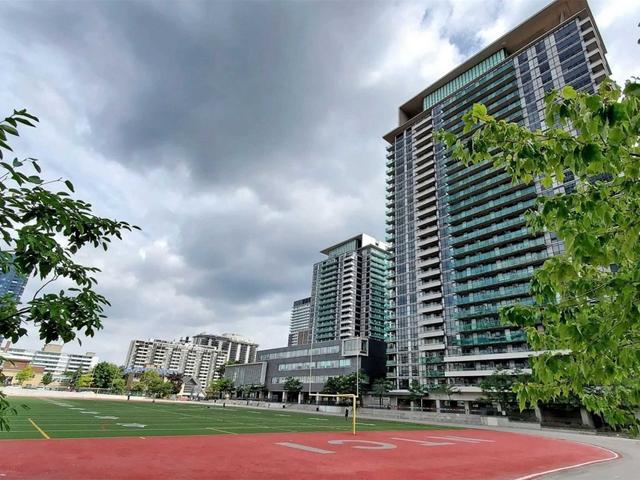 1617 - 70 Roehampton Ave