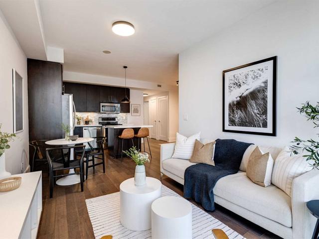 1418 - 70 Roehampton Ave