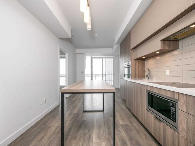 5612 - 8 Eglinton Ave E