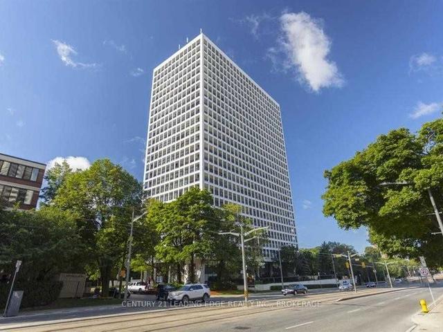 1701 - 355 St. Clair Ave W