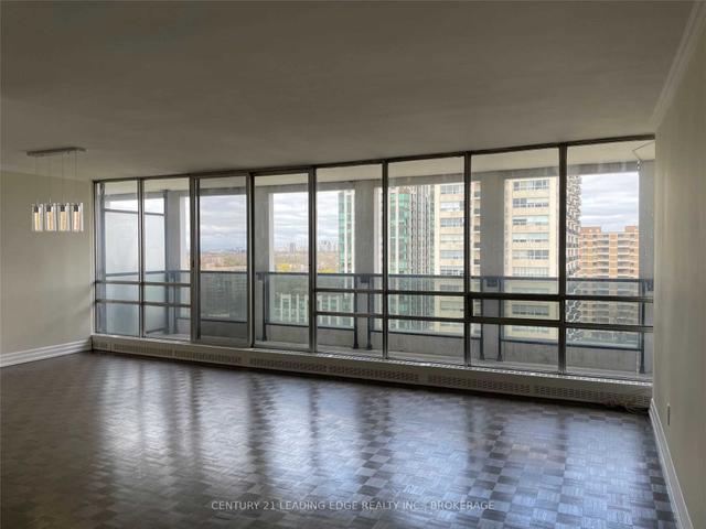 1701 - 355 St. Clair Ave W