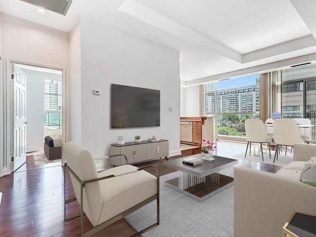 505 - 8 Wellesley St E