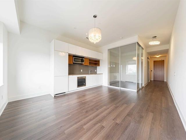 1023 - 111 St Clair Ave W