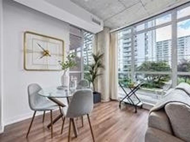 205 - 707 Dovercourt Rd