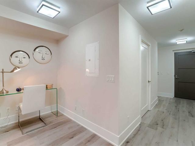 1303 - 300 Front St W