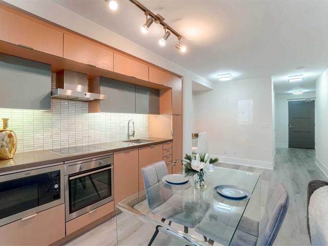 1303 - 300 Front St W