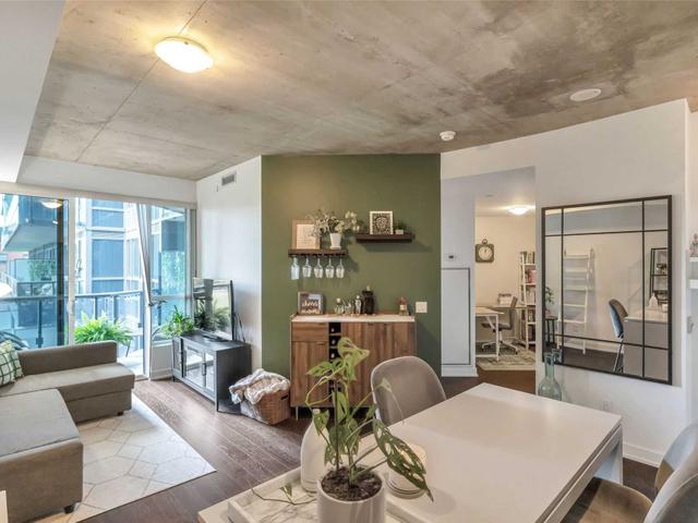 633 - 1030 King St W