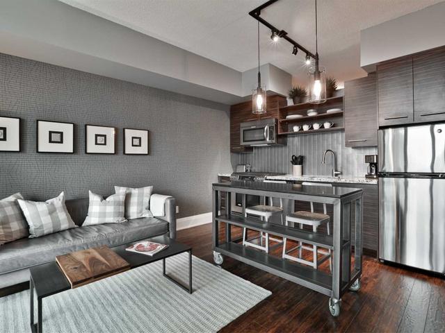 313 - 301 Markham St