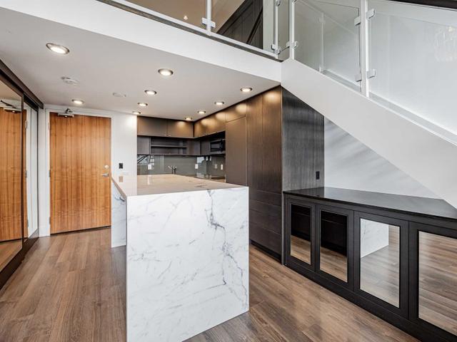 923 - 111 St Clair Ave W