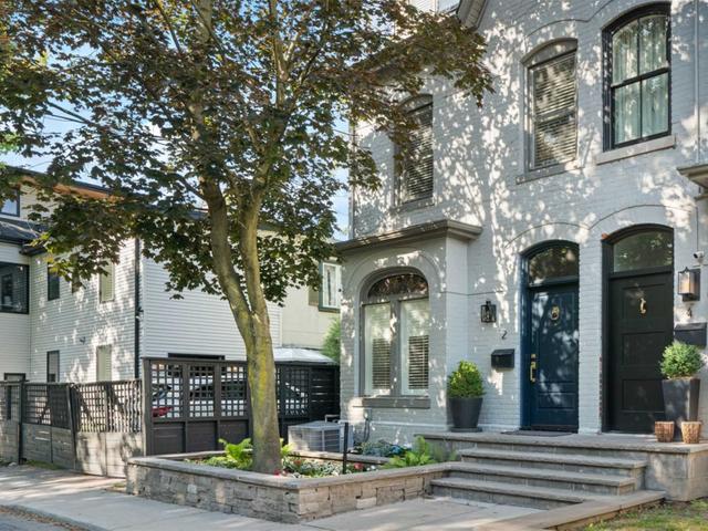 2 Ottawa St