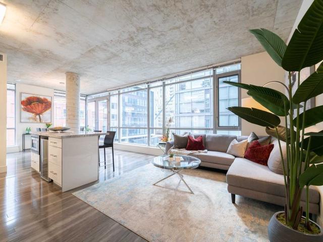 404 - 36 Charlotte St