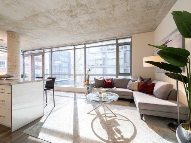 404 - 36 Charlotte St