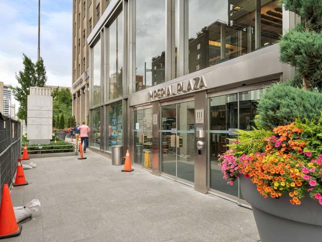 1013 - 111 St  Clair Ave