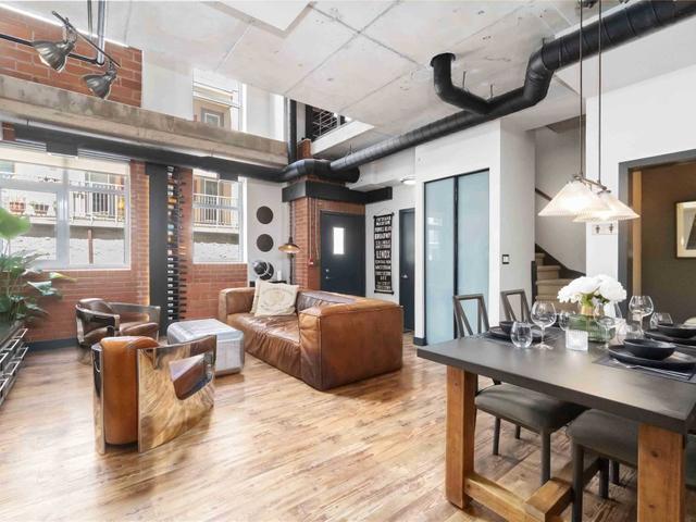 104 - 10 Wellesley Pl