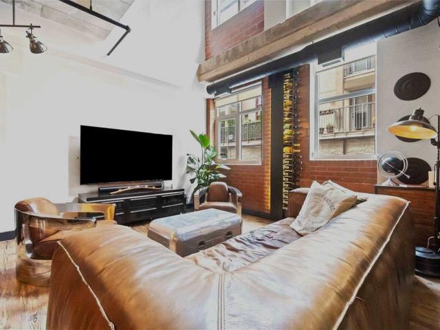 104 - 10 Wellesley Pl