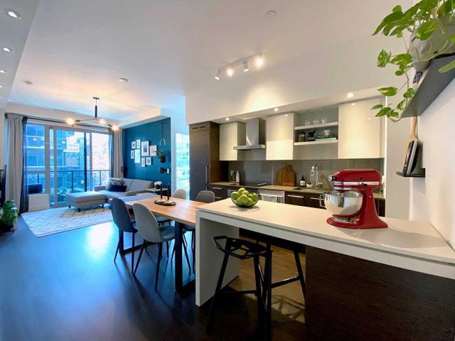 441 - 1030 King St W