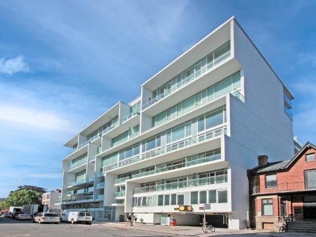 327 - 75 Portland St