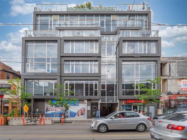 305 - 799 College St