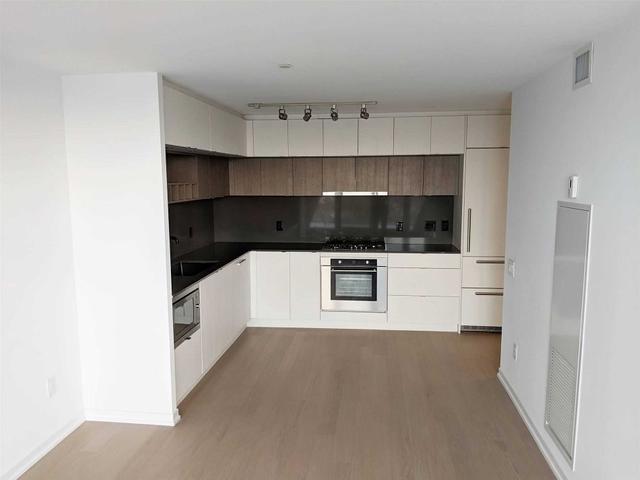 703 - 138 St Helen's Ave