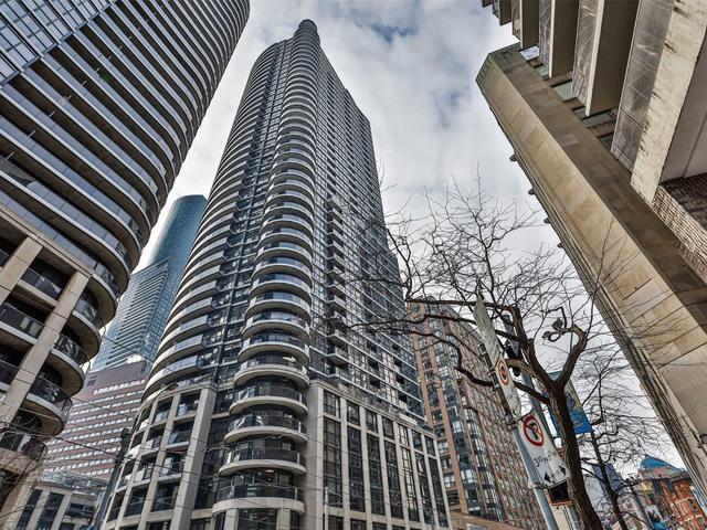 #1809 - 21 Carlton St