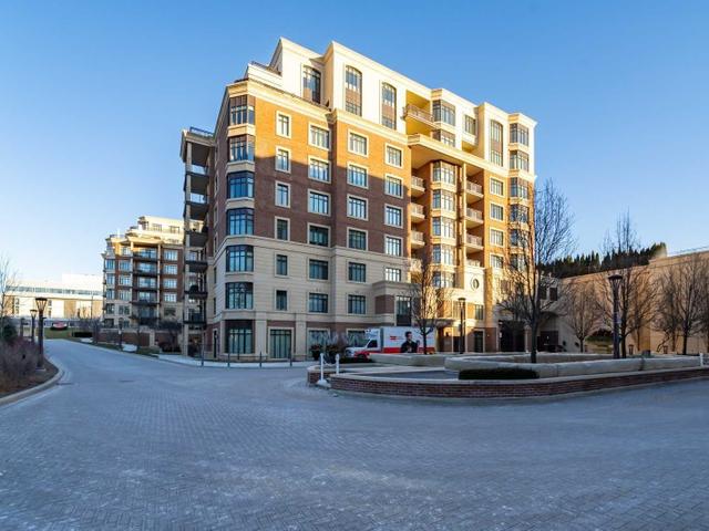 818 - 1888 Bayview Ave