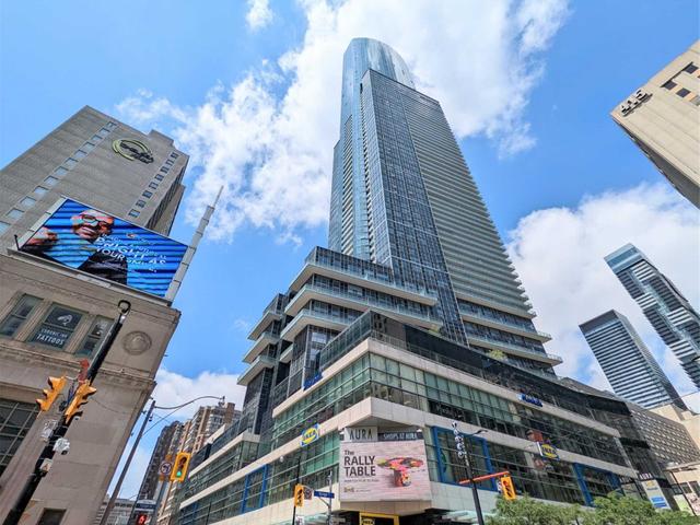 1611 - 386 Yonge St