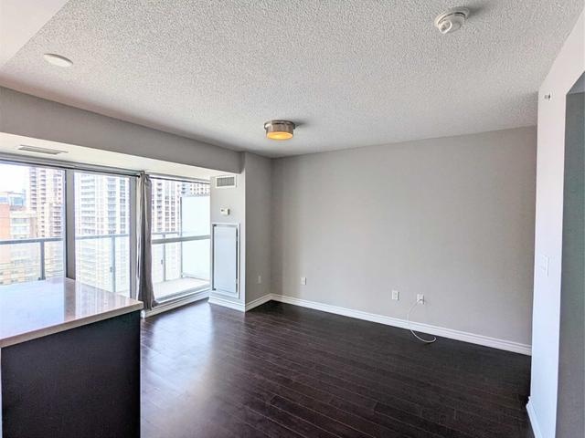 1611 - 386 Yonge St