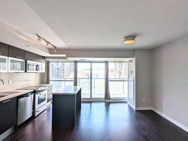 1611 - 386 Yonge St