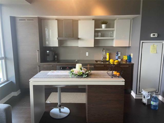 1209 - 1030 King  St W