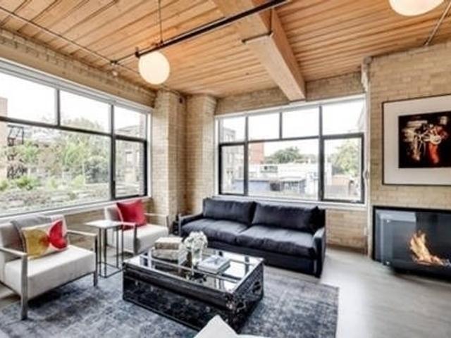 205 - 436 Wellington St W