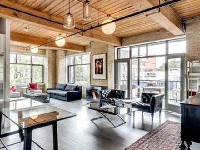 205 - 436 Wellington St W