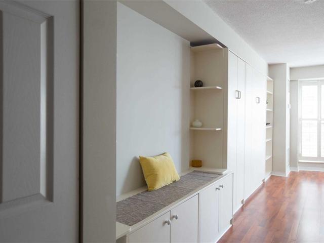 1603 - 77 Harbour Sq