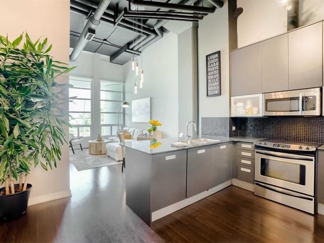 242 - 380 Macpherson Ave