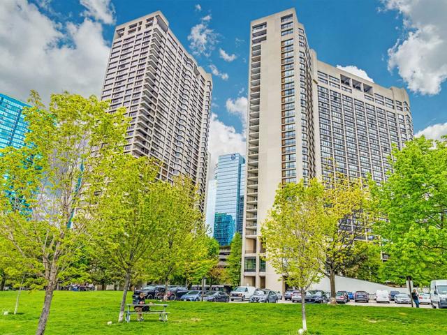 1212 - 33 Harbour Sq