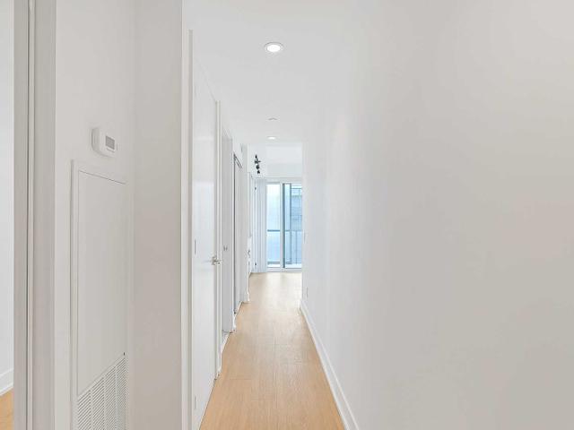 5702 - 7 Grenville St