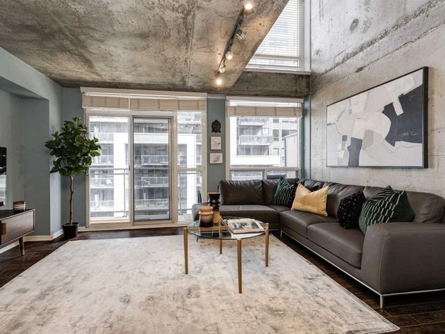 813 - 1029 King St W