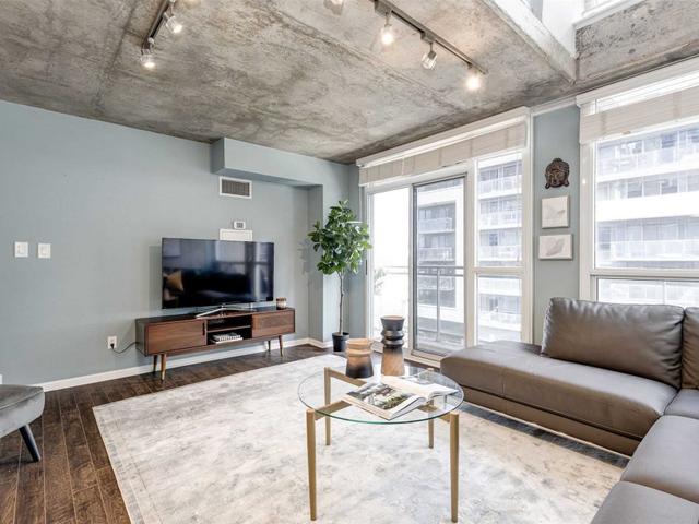 813 - 1029 King St W