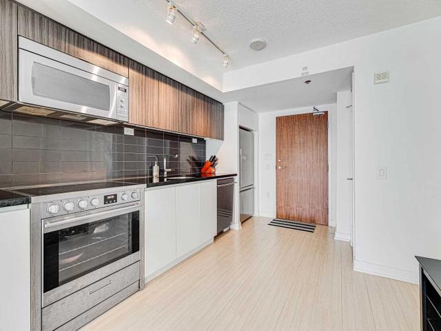 511 - 75 Queens Wharf Rd