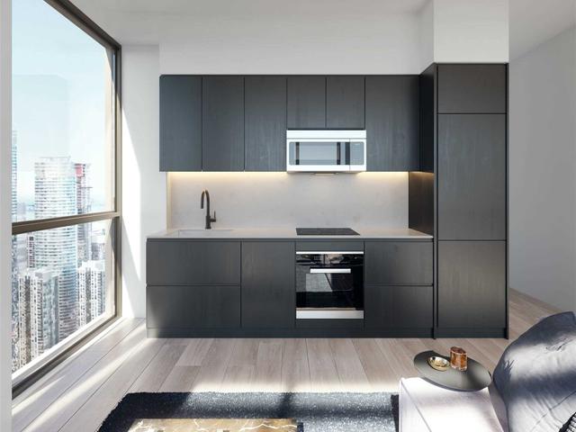 1404 - 333 King St W