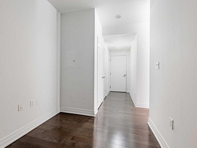 3212 - 8 The Esplanade Ave