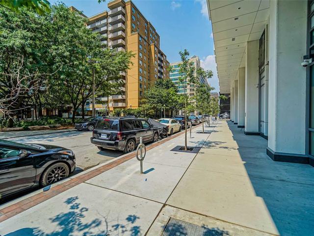 PH-06 - 77 Mutual St