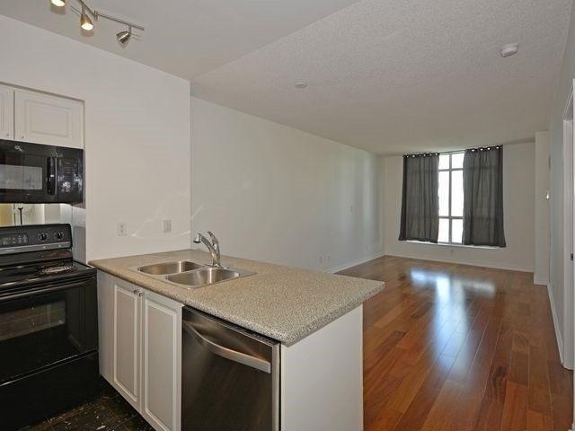 1008 - 410 Queens Quay