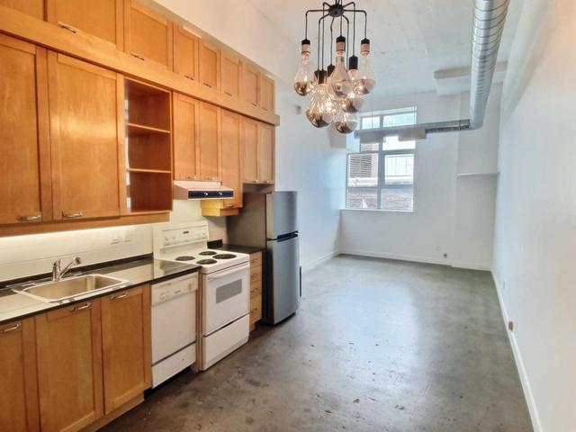 1038 - 155 Dalhousie St