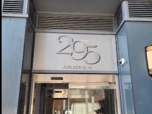 801 - 295 Adelaide St W