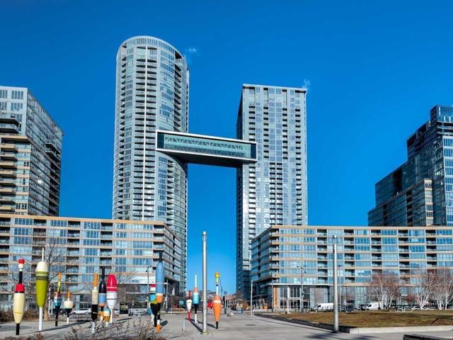 540 - 15 Iceboat Terr