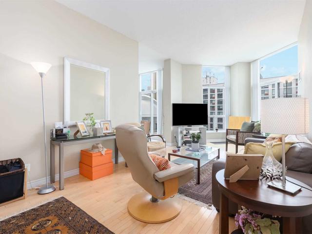 UPH06 - 410 Queens Quay W